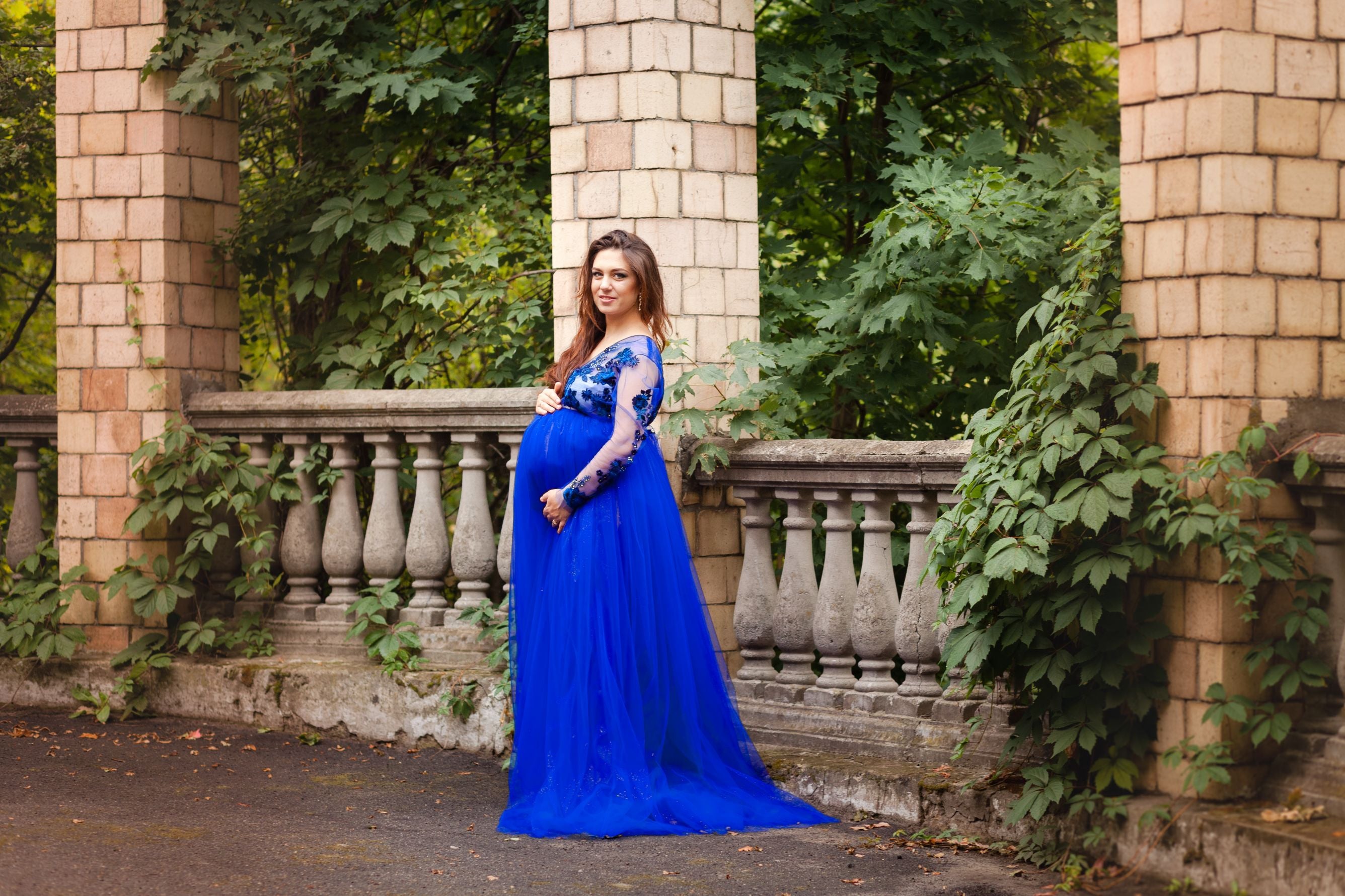Grūtnieču buduāra kleita ''Bella'' tumši zilā krāsā