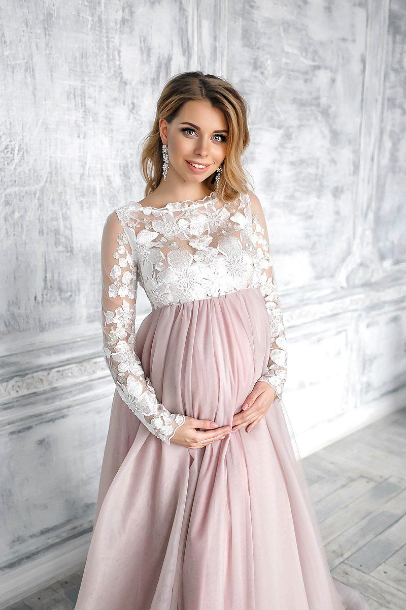 Long mother-to-be dress "Aurelia" in powder pink color with white lace Long mother-to-be dress "Aurelia" in powder pink color with white lace