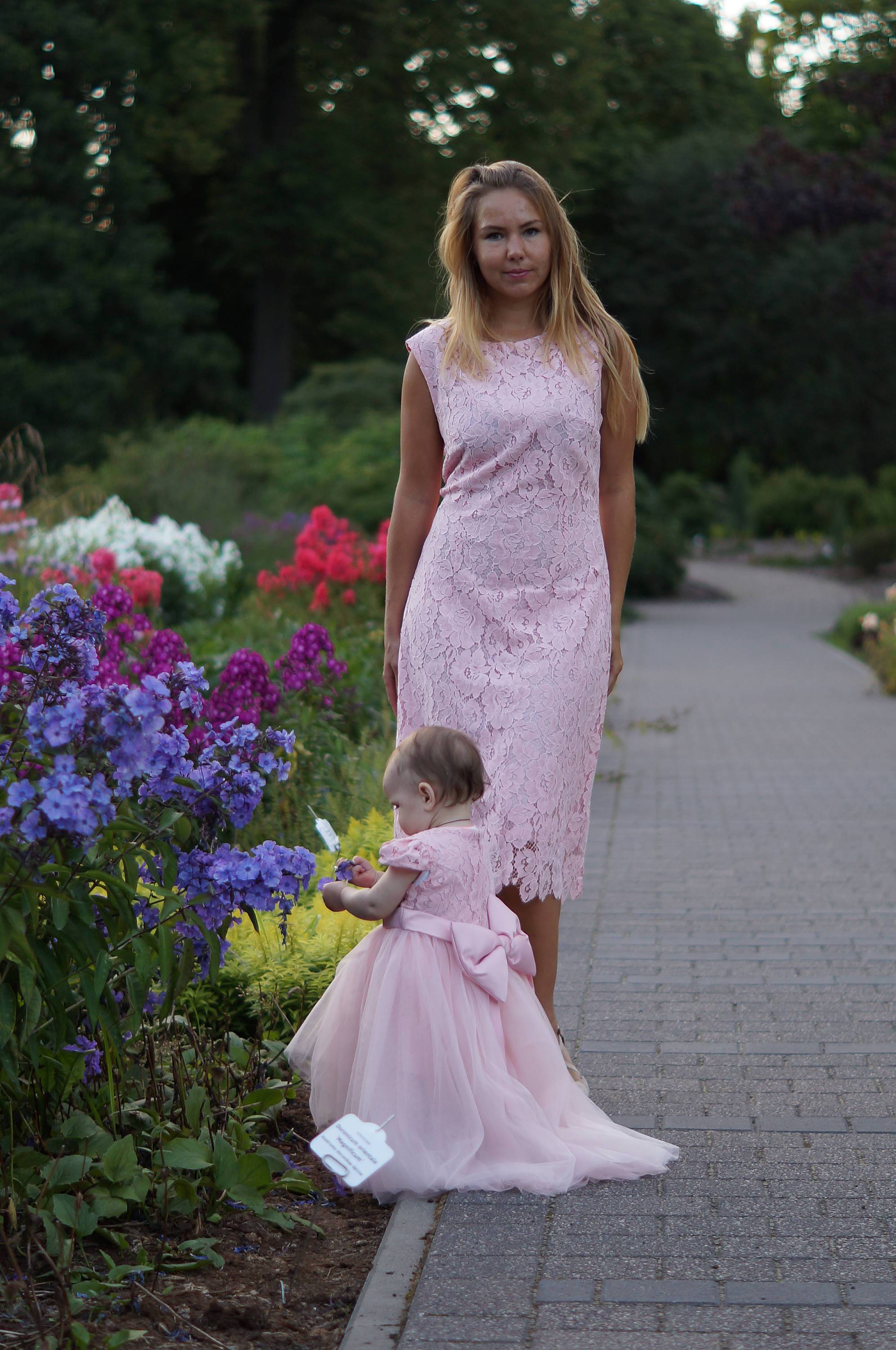 Powder pink lace dresses for mother and daughter "Liliana" Powder pink lace dresses for mother and daughter "Liliana"