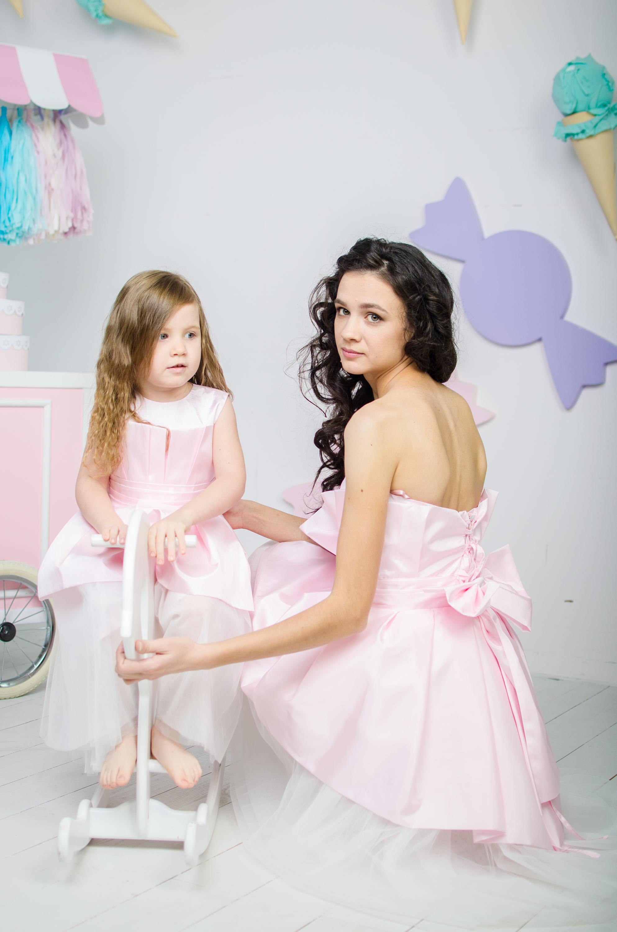 Birthday matching dresses for mother and daughter "Leila" in pink colo Birthday matching dresses for mother and daughter "Leila" in pink colo