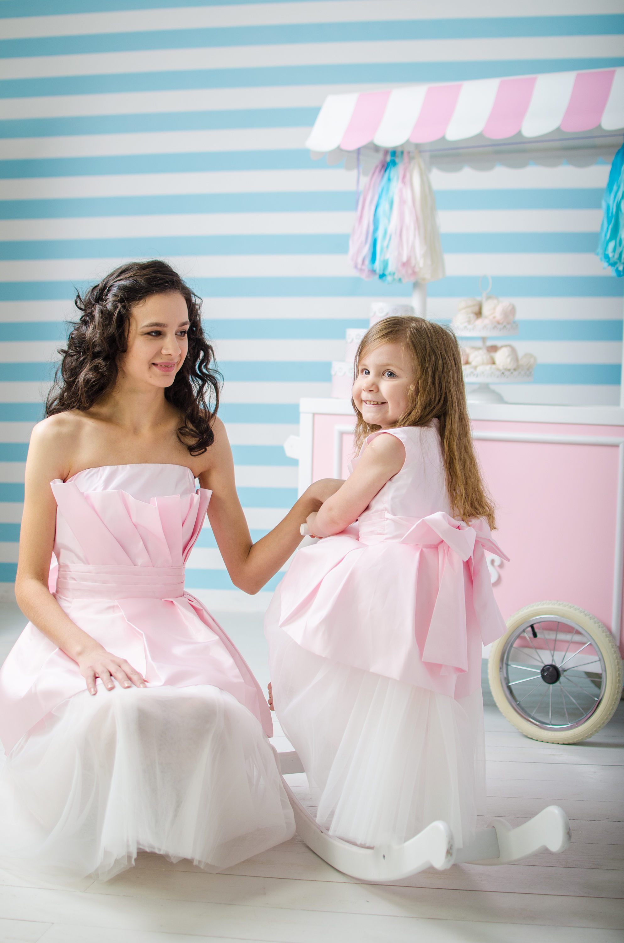 Birthday matching dresses for mother and daughter "Leila" in pink colo Birthday matching dresses for mother and daughter "Leila" in pink colo