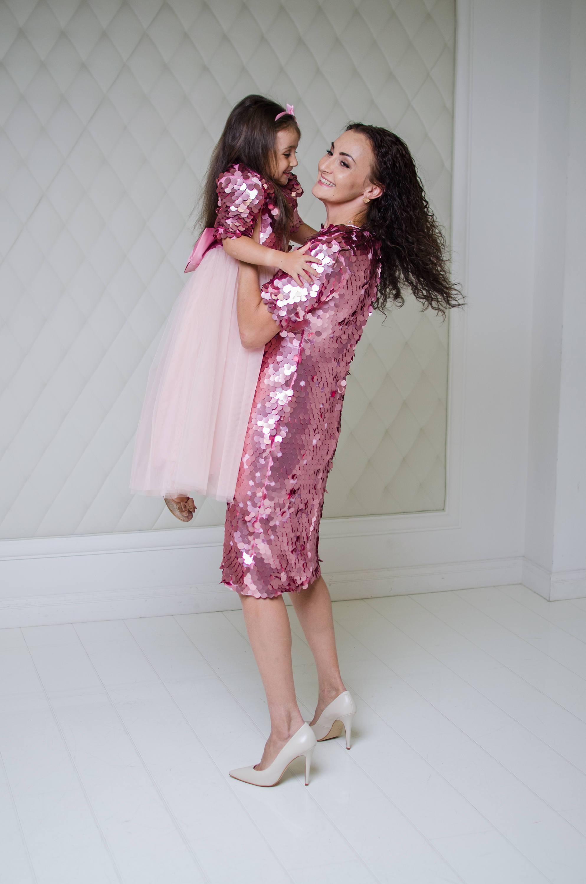 mother and daughter matching dresses for christmas Sinhoon Mommy Me Outfits Dress Long Sleeve Plaid New Year Clothes (Mom,M) joy and happiness! Mother Daughter Matching Christmas Party