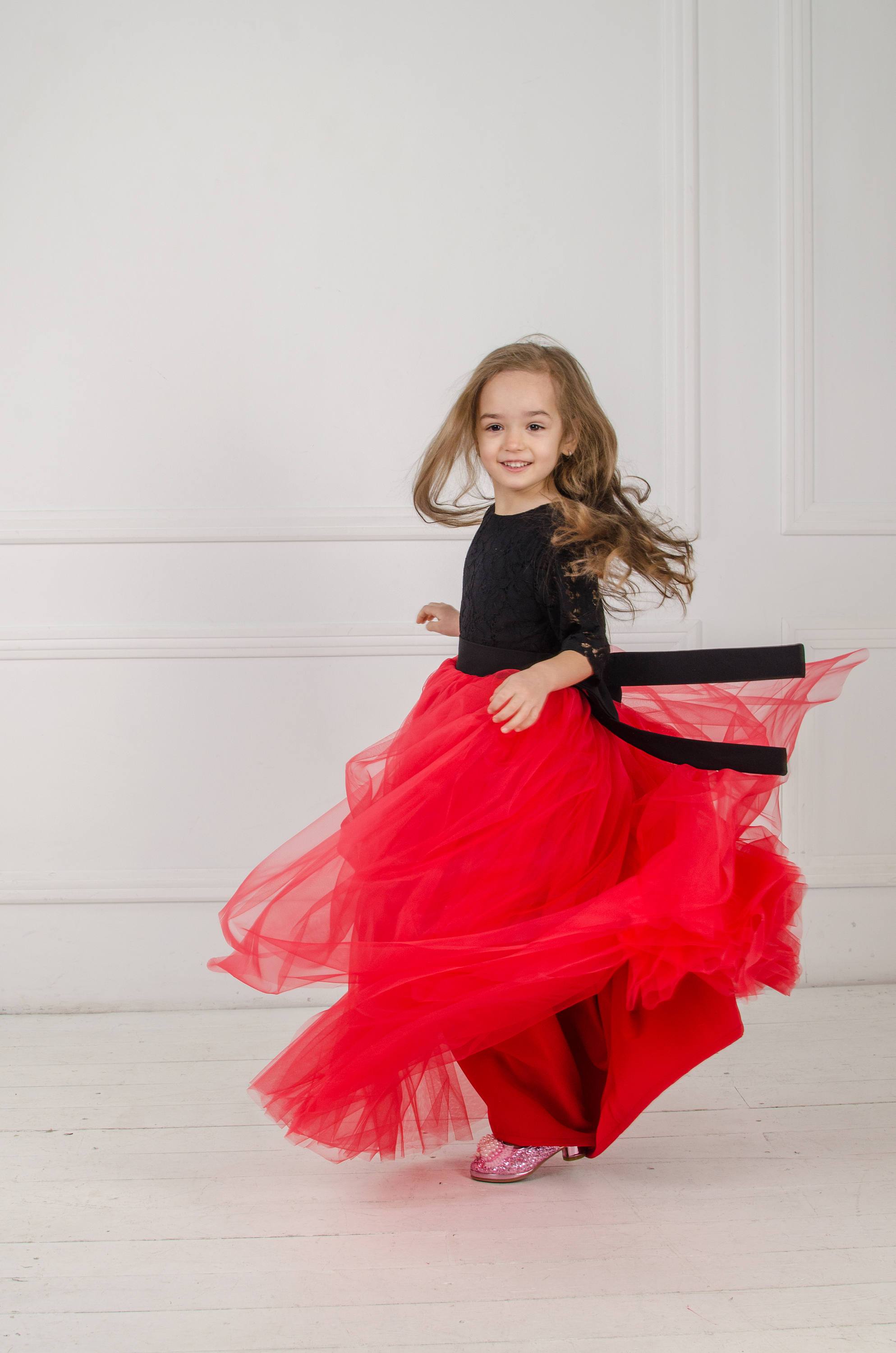 Black lace and red tulle dress for girls "Kristena" Black lace and red tulle dress for girls "Kristena"